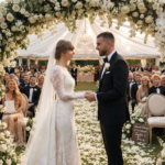 Tamu membagikan detail pernikahan Taylor Swift dan Travis Kelce yang digelar mewah, tertutup, dan penuh cinta.
