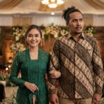 Potret Sisca Saras yang didapuk menjadi istri komika Abdur Arsyad dalam jajaran pemain Film Titik Kumpul