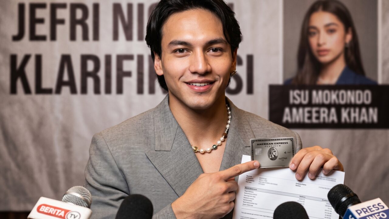 Potret Jefri Nichol saat memberikan klarifikasi usai dituding mokondo oleh Ameera Khan